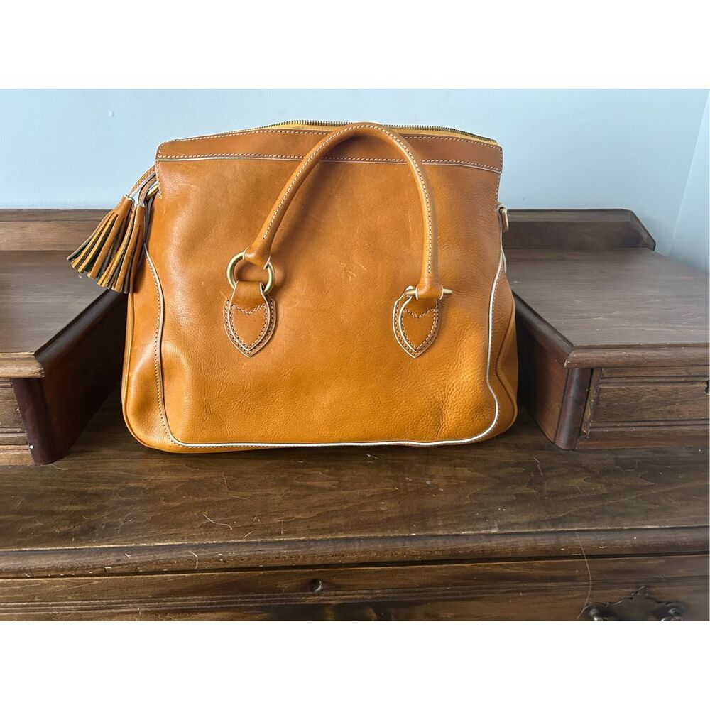 Dooney and Bourke leather purse - great shape but no shoulder strap